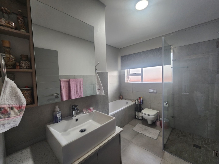 3 Bedroom Property for Sale in Dormehls Drift Western Cape